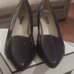 Chic Black Textured Heels